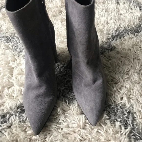 NEW Barneys New York Gray Ankle Booties Mismatched Size 5 & 6 womens Short Boots
